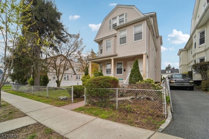 Property Photo:  50 Riggs Pl 2  NJ 07052 