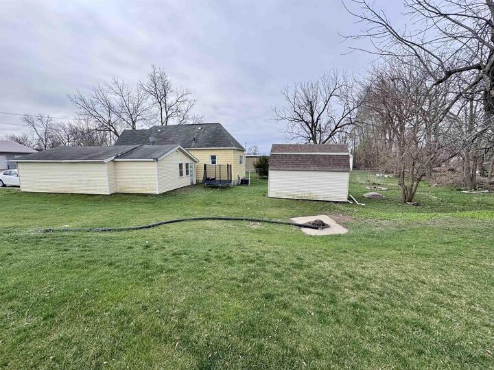 Property Photo:  932 S Frederick Ave  IA 50662 