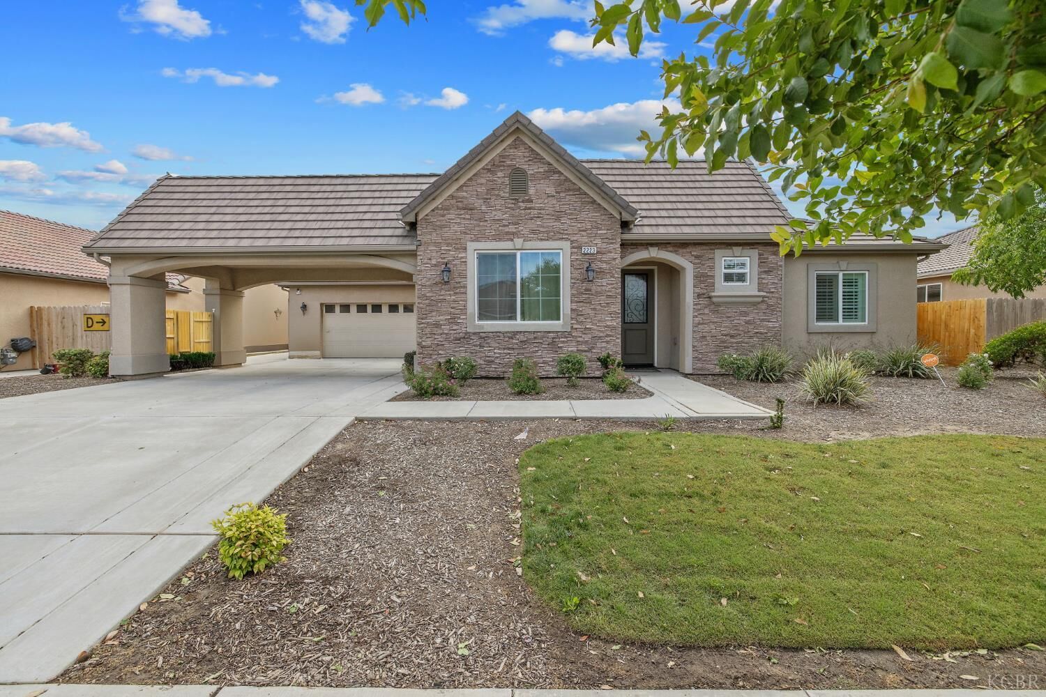 Property Photo:  2223 Madeline Drive  CA 93230 