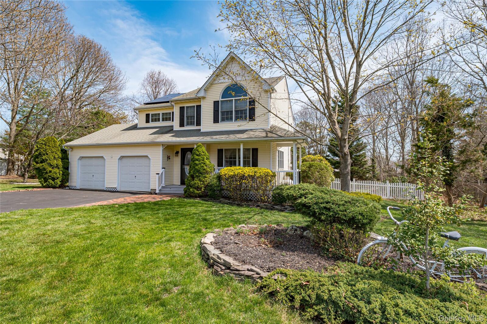 Property Photo:  209 Fairway Drive  NY 11792 