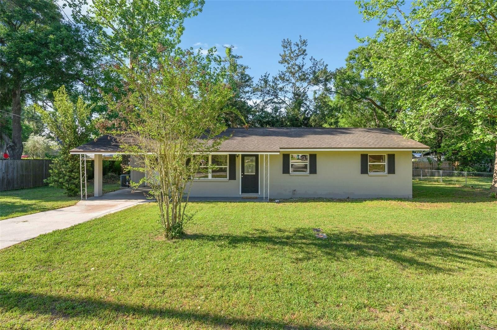 Property Photo:  26443 SW 3rd Place  FL 32669 