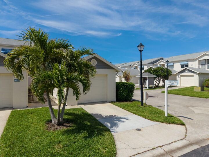 Property Photo: 11531 Shipwatch Drive 1037 FL 33774