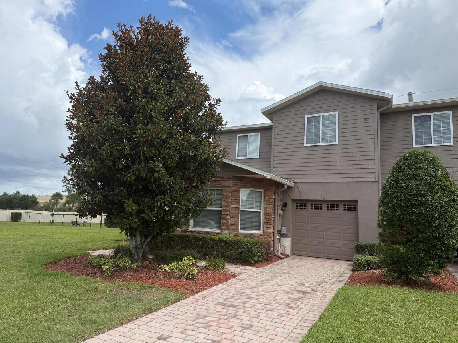 Property Photo: 1861 Chatham Place Drive FL 32824