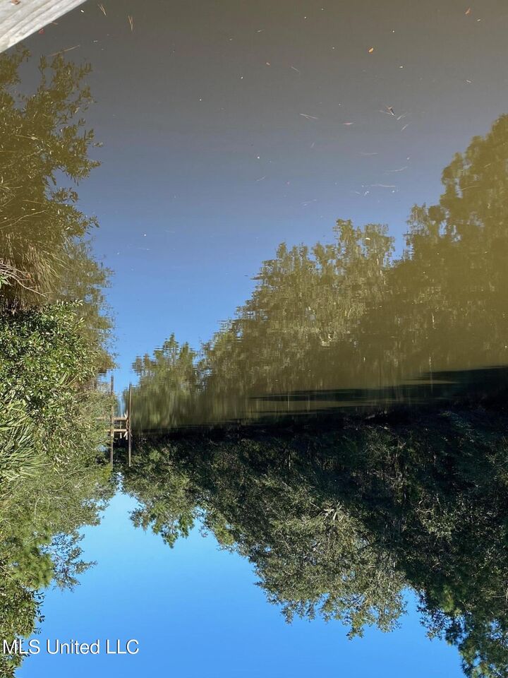 Property Photo:  106 Stennis Street  MS 39571 