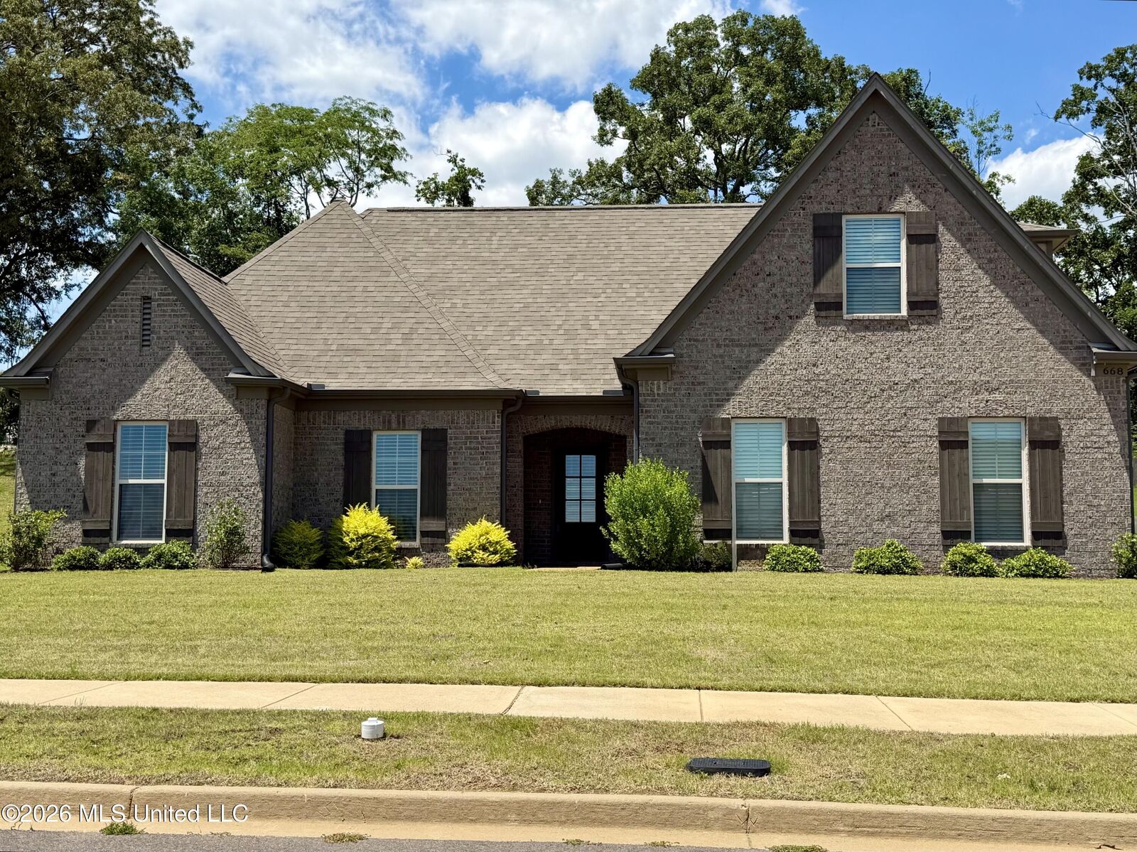 Property Photo:  668 Millers Way  MS 38651 