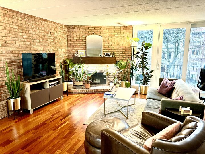 Property Photo:  651 W Sheridan Road 3C  IL 60613 