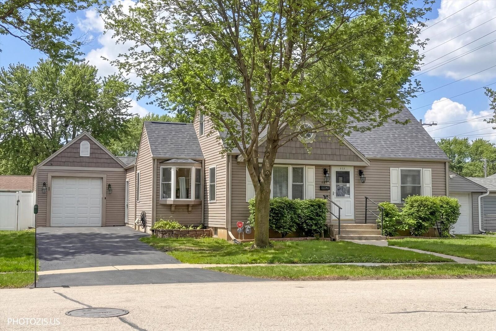 Property Photo:  152 Pearl Street  IL 60013 