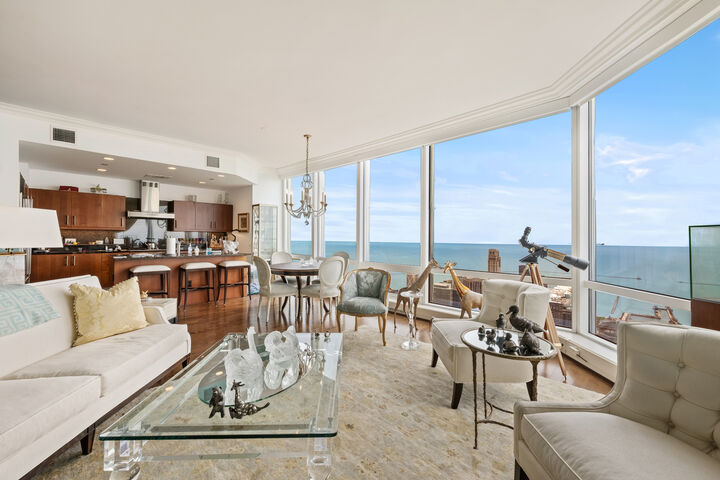 Property Photo: 401 N Wabash Avenue 74F IL 60611