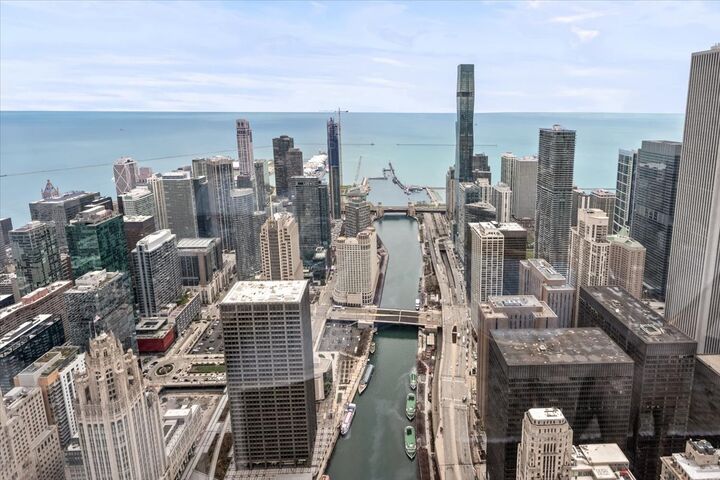 Property Photo: 401 N Wabash Avenue 74F IL 60611