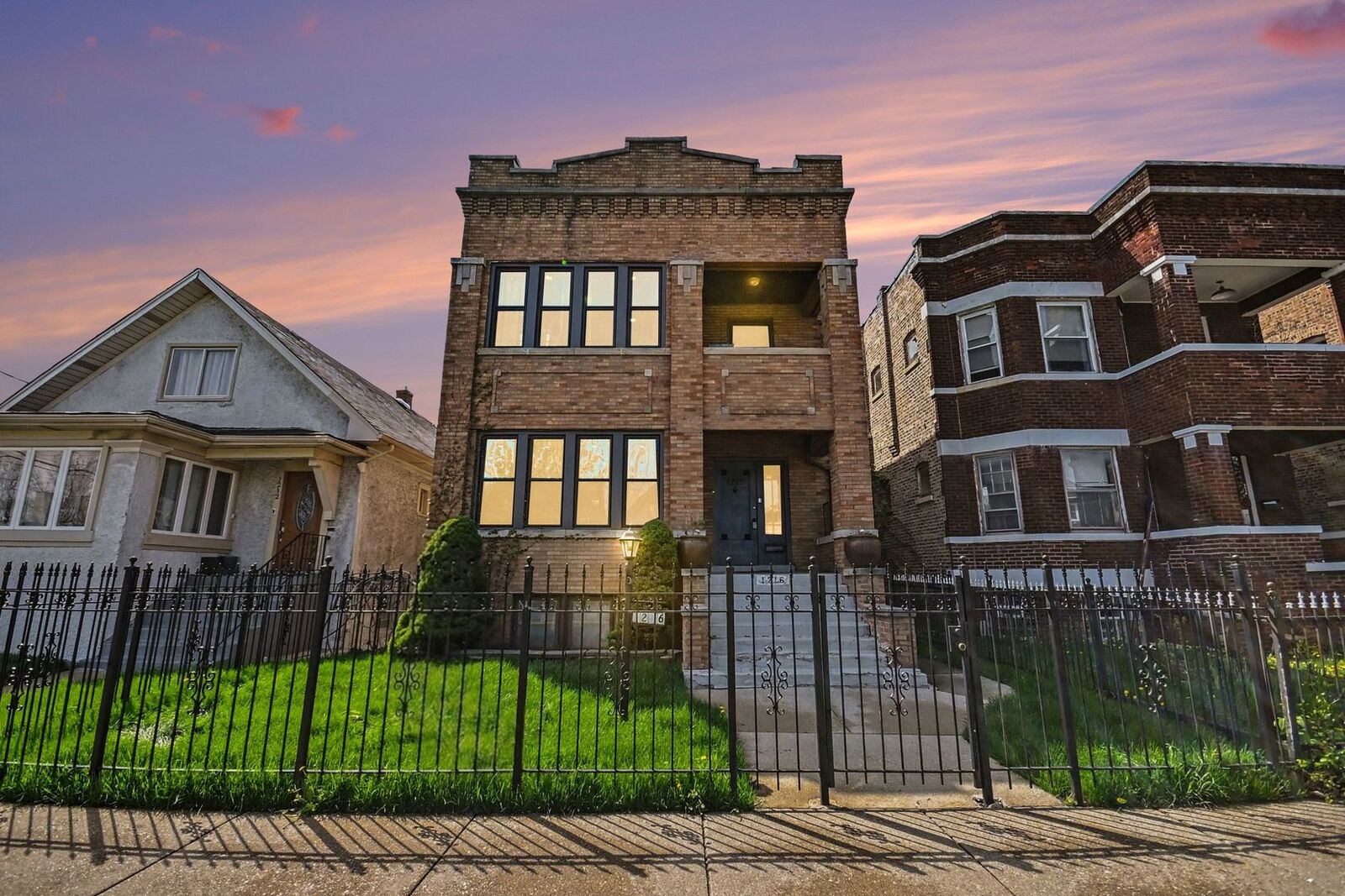 Property Photo: 1216 N Mason Avenue IL 60651