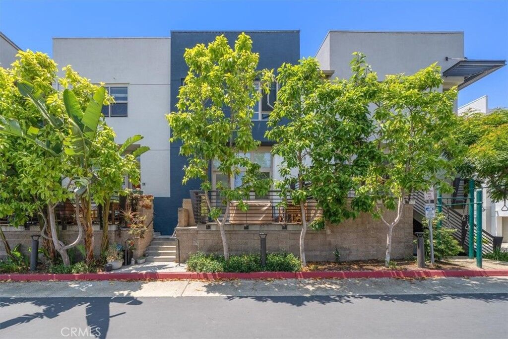 Property Photo:  5405 W 149th Place 14  CA 90250 