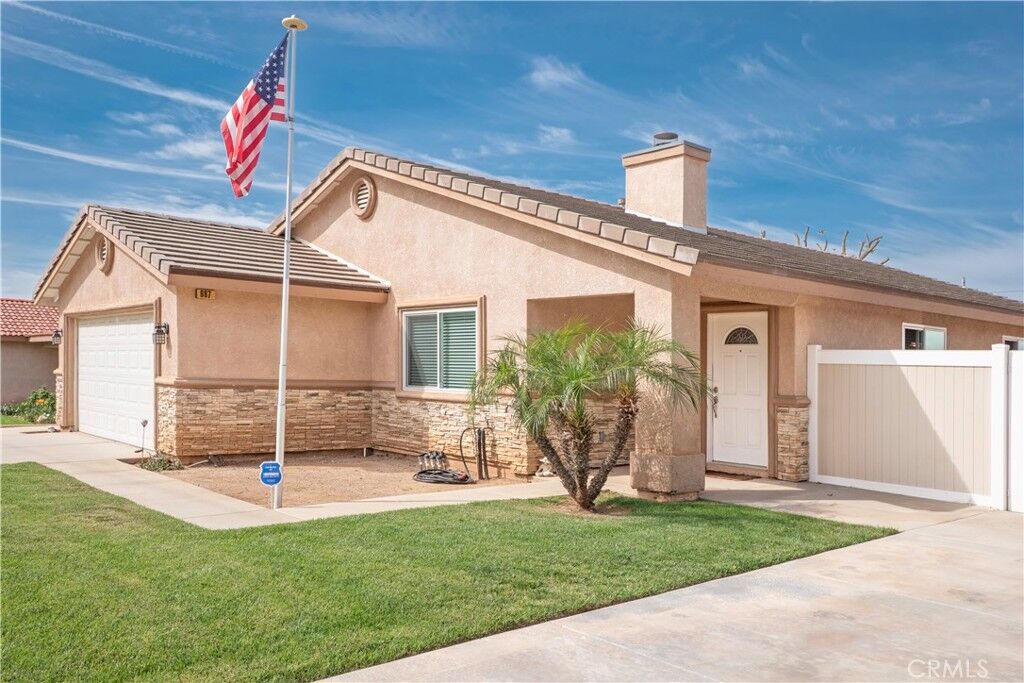 Property Photo:  987 N California  CA 92223 