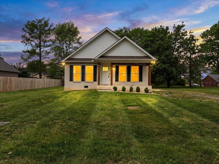 Property Photo:  829 Luttrell Ave  TN 37166 