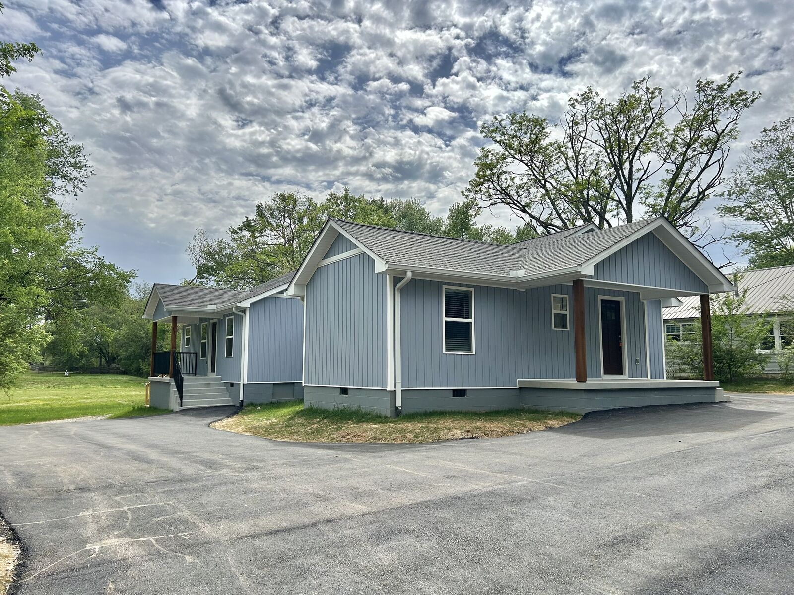 Property Photo: 113 W Coffee St TN 37355