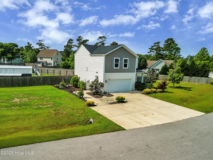 Property Photo:  102 Tralee Place  NC 28445 