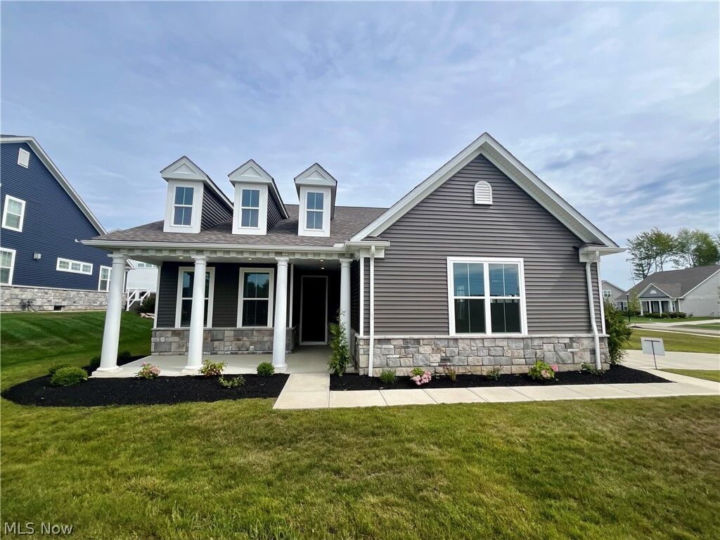 Property Photo:  913 Arthur Trail  OH 44202 