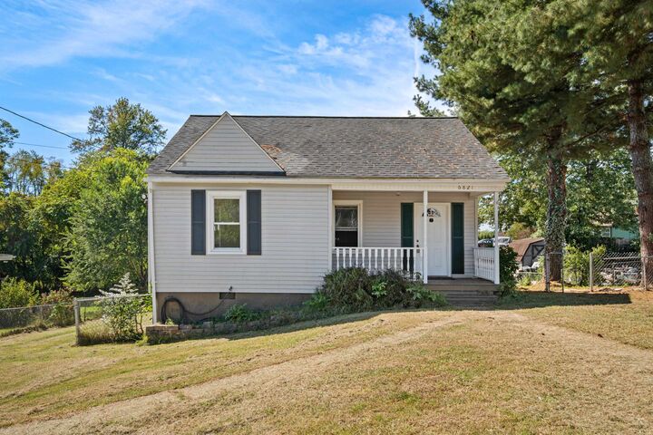 Property Photo:  6821 Pulaski Avenue  VA 24141 