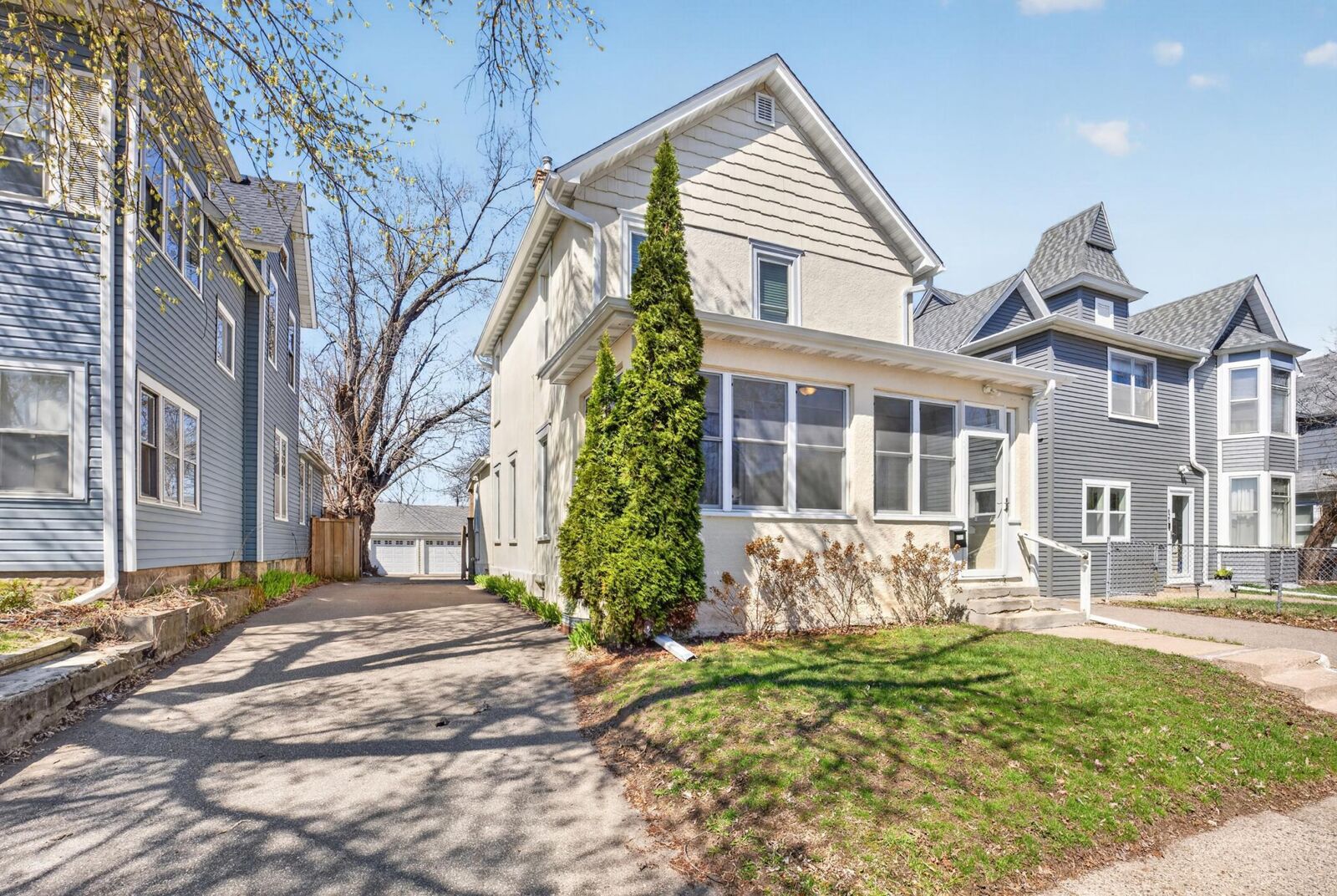 Property Photo:  623 Russell Avenue N  MN 55411 