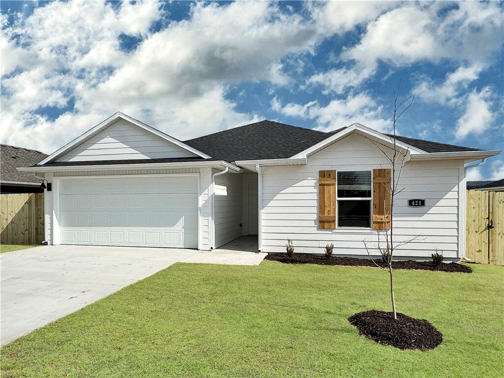 Property Photo:  931 Sagely Street  AR 72753 