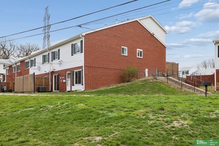 Property Photo:  166 Arbor Court  NE 68108 