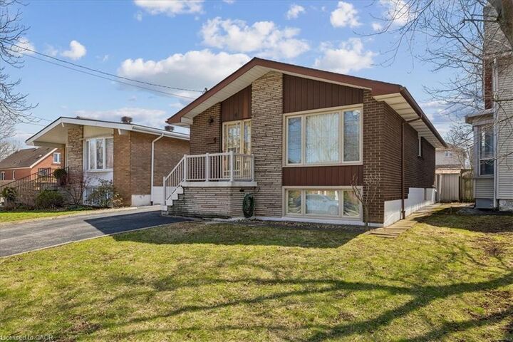 Property Photo:  11 Duff Street  ON L9C 1A8 