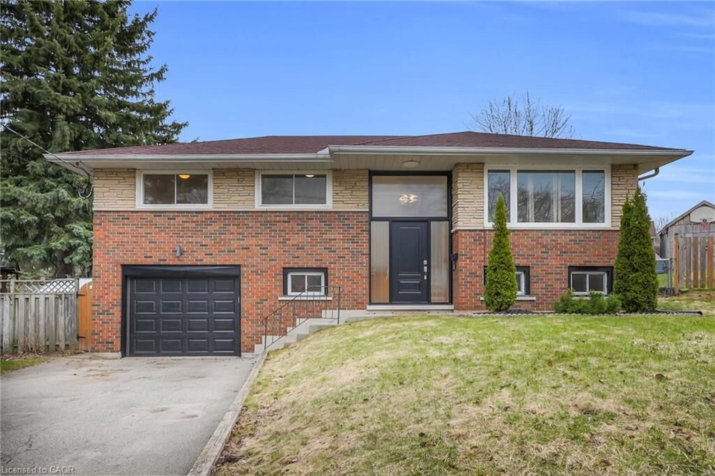 Property Photo:  37 Nicklin Crescent  ON N1H 5E8 