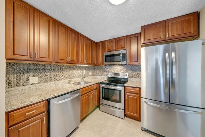 Property Photo:  3 Birchwood 3-302  MA 01913 