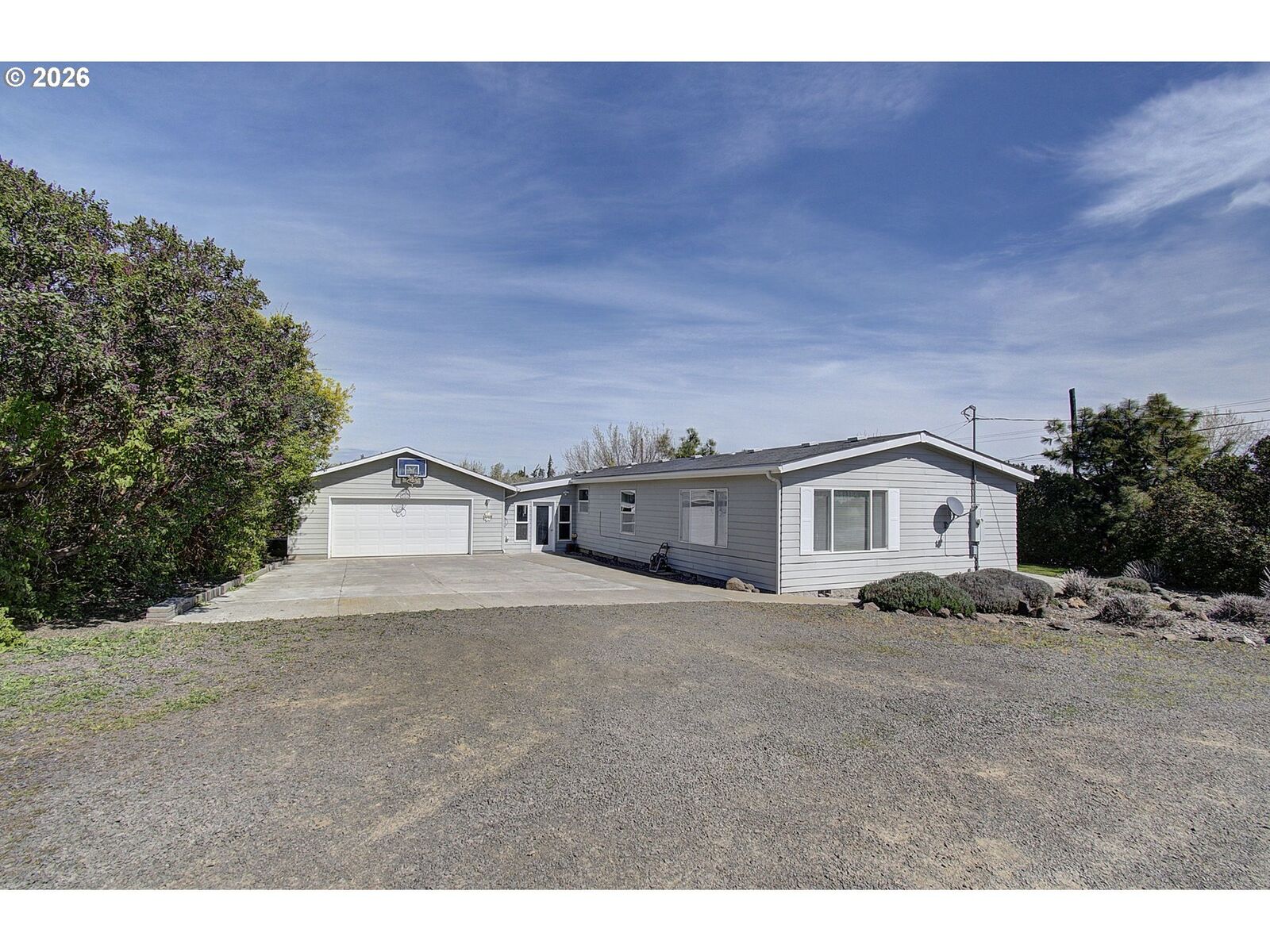 Property Photo:  1408 Clark St  OR 97065 
