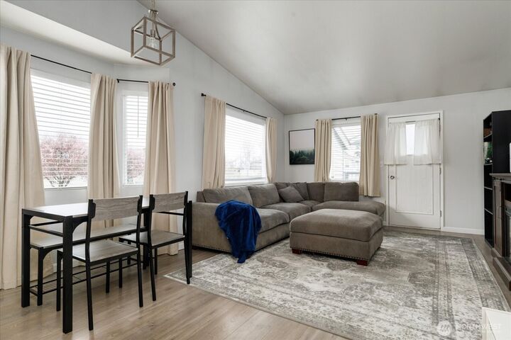 Property Photo:  730 SE 8th Avenue G201  WA 98277 