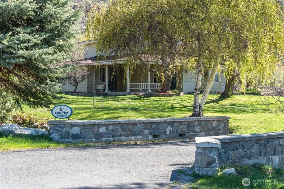 Property Photo:  882  Lower Joe Creek Road  WA 98831 