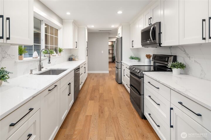 Property Photo: 420 SE Evans Lane WA 98027