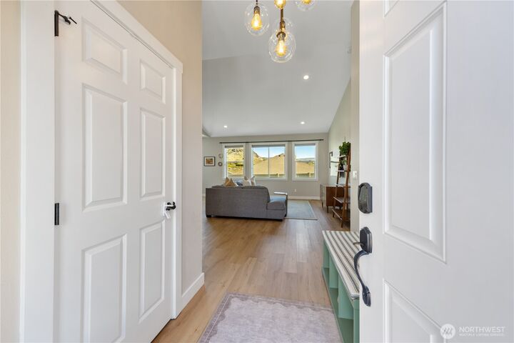 Property Photo: 452 Spring View Place WA 98816