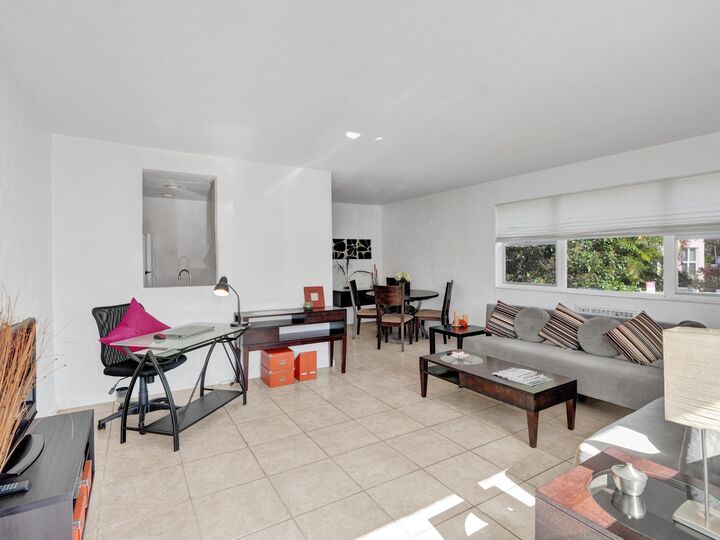 Property Photo:  625 Antioch Avenue 110  FL 33304 