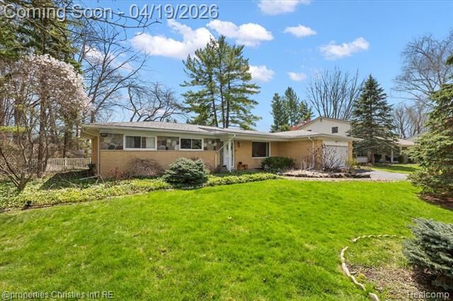 Property Photo: 38482 Applewood Street MI 48036
