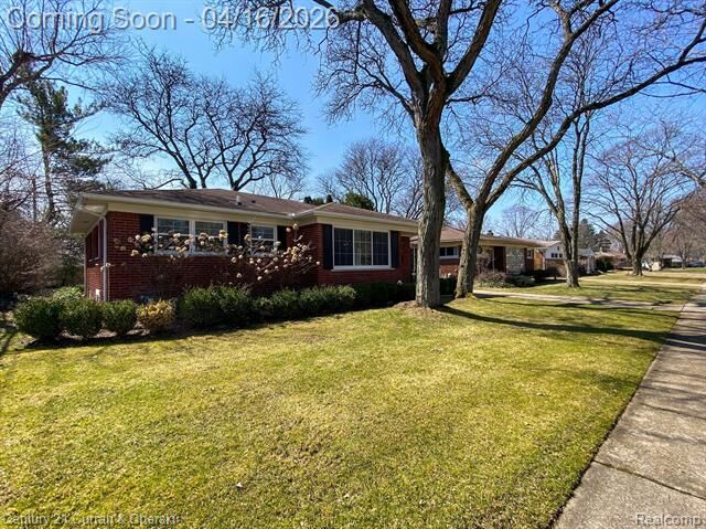 Property Photo:  16925 Madoline Street  MI 48025 