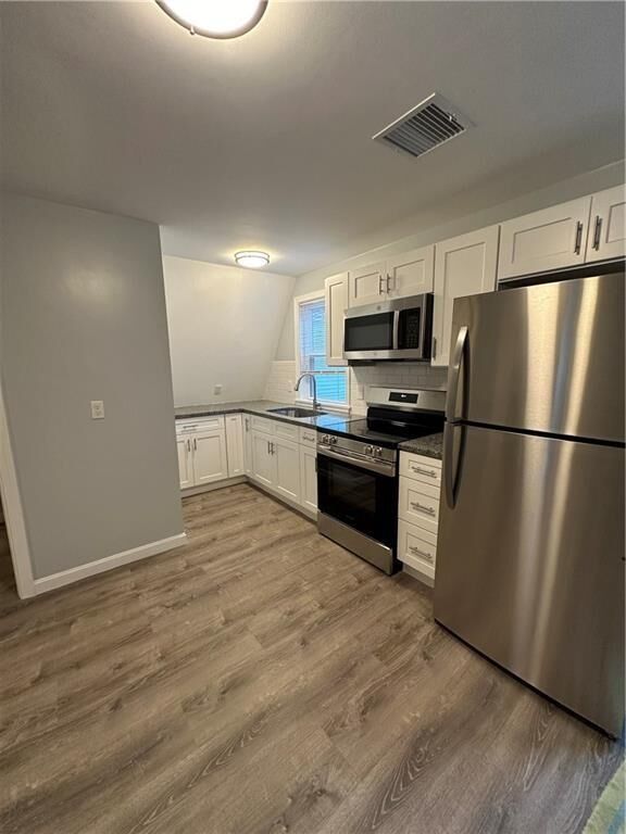 Property Photo:  158 Roger Williams Avenue 2nd Fl  RI 02916 