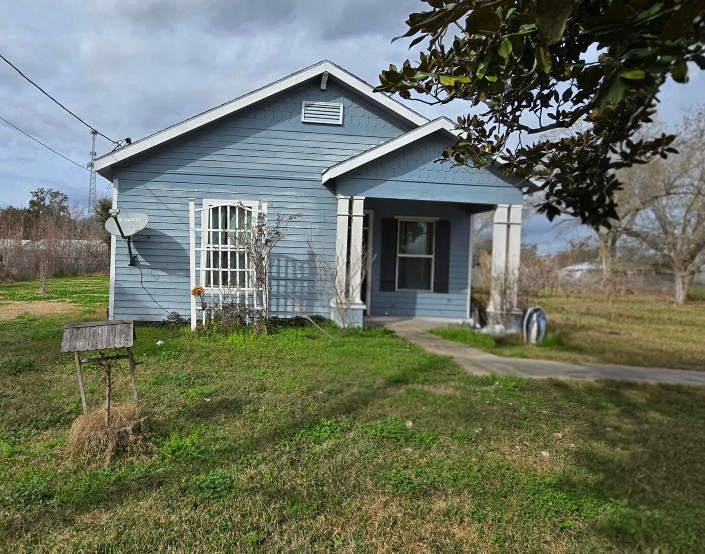 Property Photo:  2518 South Ave  TX 77630 
