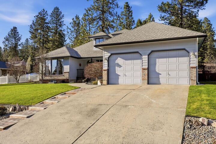 Property Photo: 2006 W Wedgewood Ave WA 99208