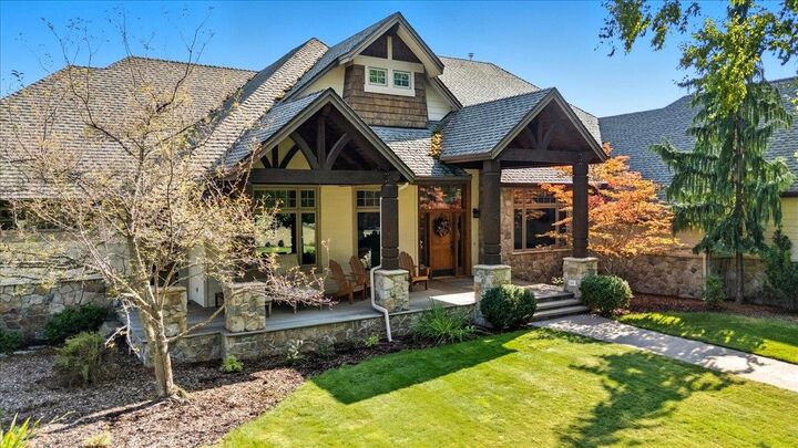 Property Photo: 13615 N Riverbluff Ln WA 99208