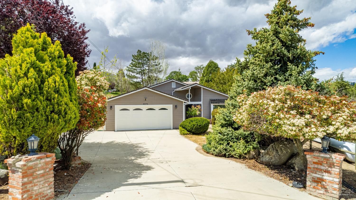 Property Photo:  17681 Dike Court  CA 93561 