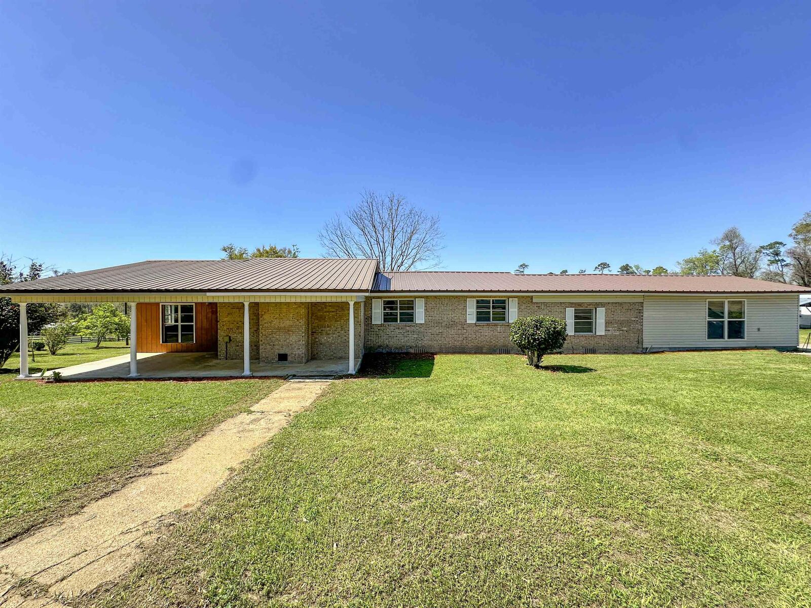 Property Photo:  2071 Gay Avenue  FL 32460 