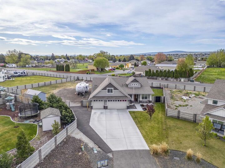 Property Photo:  1511 59th Court  WA 99301 