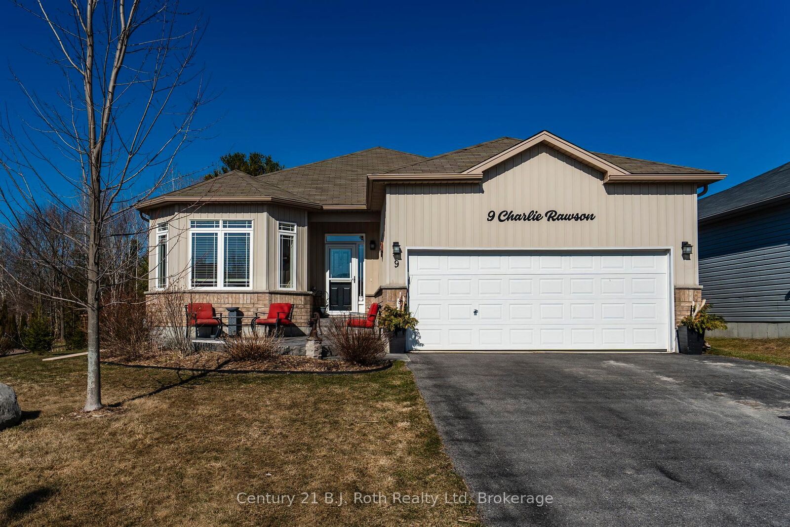 Property Photo:  9 Charlie Rawson Boulevard  ON L0K 2A0 