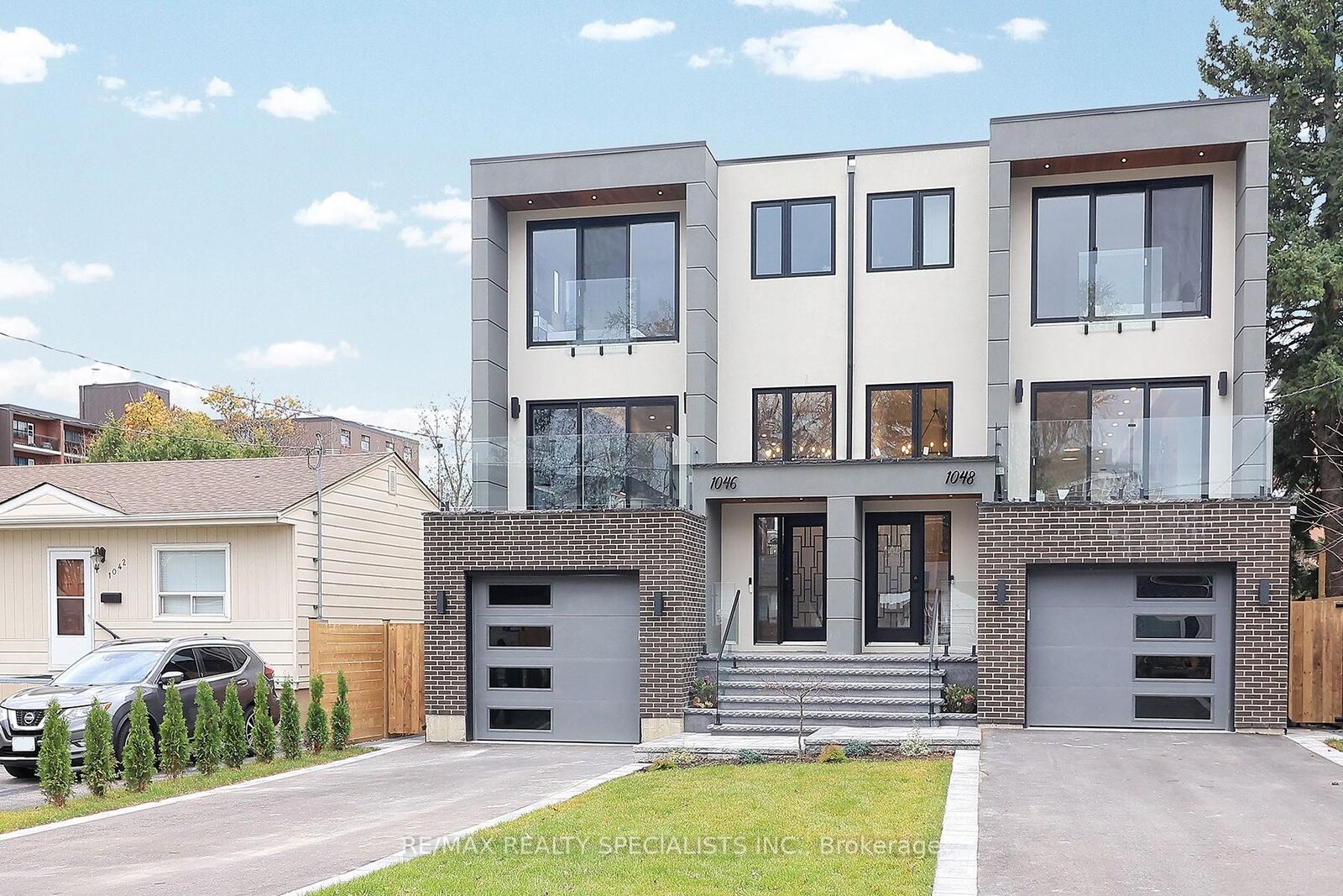 Property Photo:  1046 Roosevelt Road  ON L5G 3Y8 