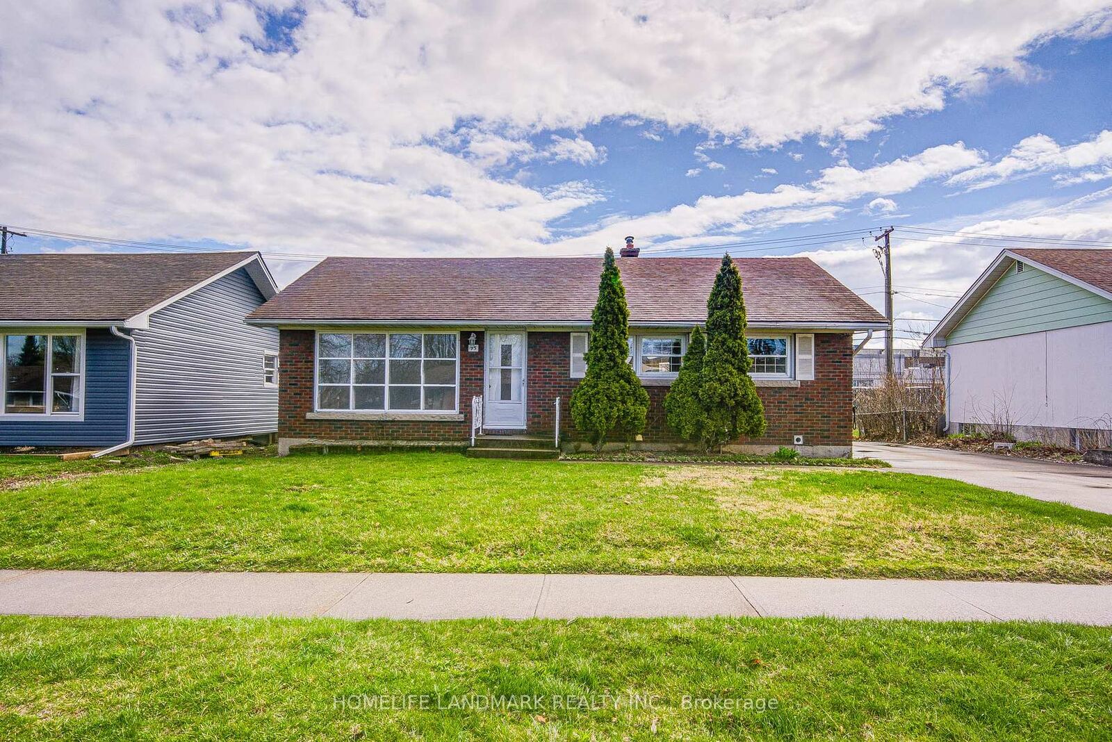 Property Photo:  95 Jacobson Avenue  ON L2T 3A4 