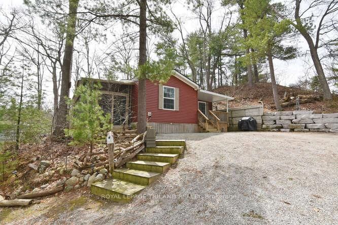 Property Photo: 9826 Northville Crescent 18 ON N0M 2N0