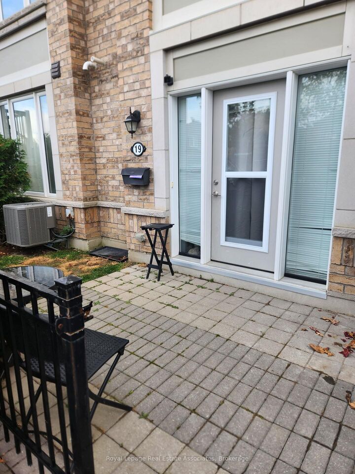 Property Photo: 250 Sunny Meadow Boulevard 19 ON L6R 3Y6