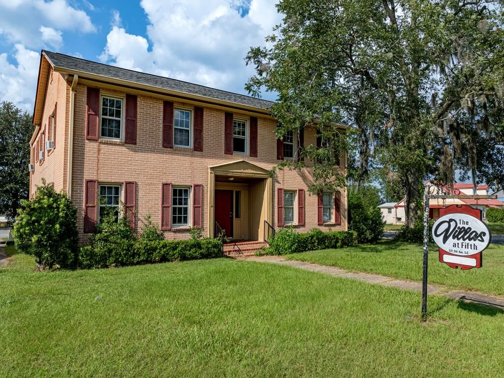 Property Photo: 521 5th Avenue * GA 31768