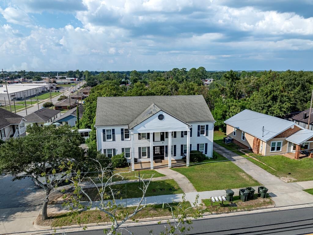 Property Photo:  713 5th Avenue *  GA 31768 