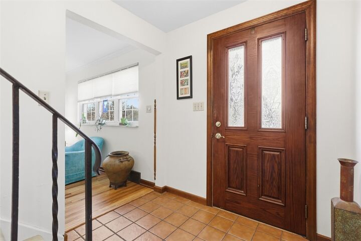 Property Photo:  2425 Saddle Dr  PA 15101 